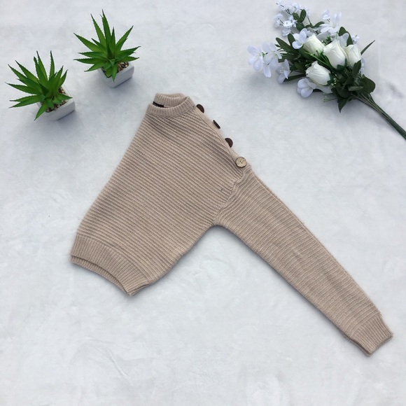 Urban Heritage Crop Top Button on Sleeves - Picture 3 of 6